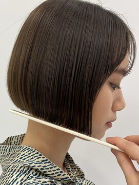 アミー 駒澤(Ammy komazawa) #切りっぱなしボブ #前下りボブ #顔周りレイヤー #小顔カット