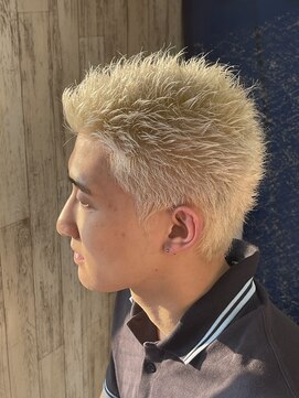 デルフィーノ ヘアーパフォーム(delfino hair perform) メンズスパイキーショートブリーチハイライト泉区富谷