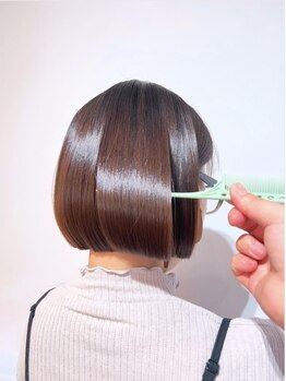 お手入れ簡単！アイロン要らずのツヤ髪へ。忙しい朝でも２分でまとまる！