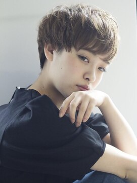 ロミー 本厚木(ROMMY.) 小顔マニッシュ丸みフェザーショート◎マロンベージュ/ブリーチ