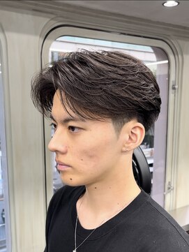 ニコ トウキョウ ロジック(nico TOKYO Logic) センターパートニュアンスパーマフェザーパーマ