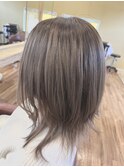 透明感グレージュくびれミディボブ
