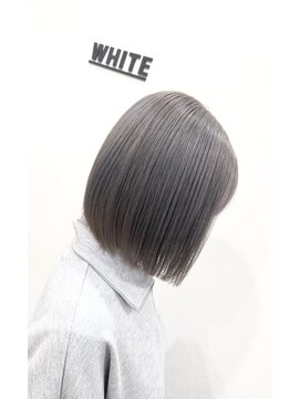 アンダーバーホワイト 阪神西宮店(_WHITE) イルミナブリーチカラー　ハイトーンシルバー　デザインカラー