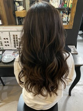 ル クール(le coeul) ゆる巻きハイライトスタイル