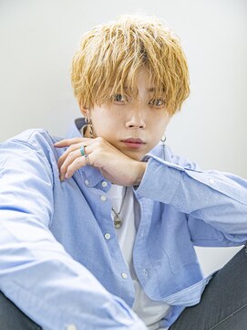 サングース(Sungoose) ★透明感シルバーカラーかきあげニュアンスマッシュ