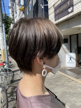 リーホリエ(Lee Horie) マッシュショート　透明感オリーブベージュ