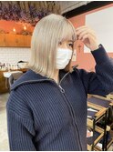 ケアブリーチブロンドベージュ切りっぱなし外はねヘイリーボブ