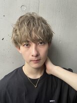 アクト(ACT)&nbsp;刈り上げマッシュ/ハイトーンカラー/グレーベージュ