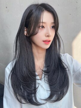 コア 梅田茶屋町店(Core) 髪質改善 艶髪 愛され 韓国風 前髪カット 小顔　梅田