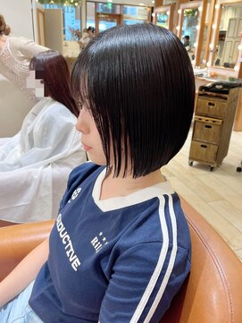 ネオリーブ クタ 町田店(Neolive kuta) Neolivekuta町田店】切りっぱなしボブ
