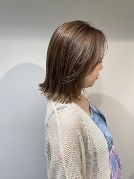 オン(ON) 切りっぱなしボブ × スモーキーベージュ◎