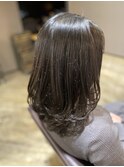 【Dans Dix ans】愛され小顔に見せるヘアスタイルは…顔回り勝負