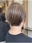 表参道丸みショートボブレイヤーカットアッシュグレー50代◯