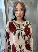 ウルフカット×ミルクティーベージュルーツカラー