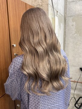 ノイ(noii) ミルクティーベージュ/グレー/ハイトーンカラー