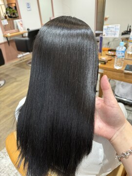 ジーナ 梅田(Zina) パキッとなりすぎない柔らかストレート！