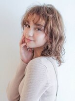 アッシュ 亀戸店(Ash)&nbsp;脱白髪染めハイライト×髪質改善で白髪を活かす艶髪ミディアム