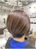 新城明るい白髪染め白髪ぼかしハイライト 大人ショートボブ