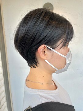 ロディーナ 大口 新子安(rodina) 耳かけしても大人可愛いショート×アッシュブラック/フレッシュ