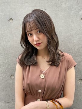 ミチオ ノザワ ヘアサロン ギンザ(Michio Nozawa HAIR SALON Ginza) アッシュグレージュ×波巻きカール