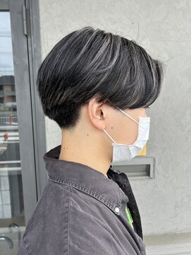 ヘアーデザイン ディードット ウル(D. ulu) コントラストセンターパート