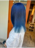 彩度の高い濃いめブルー☆