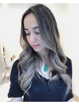 ラフィスヘアー プアナ 小田原店(La fith hair puana) 外国人ホワイトバレイヤージュ☆