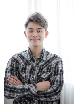 クシュ 本川越店(kusyu...) 刈り上げセンターパートブルーブラックフェザーパーマガイルヘア