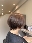 ナチュラルな丸みで上品ショート