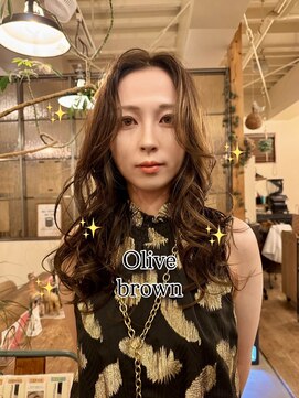 アン アミゥ(Un amiw.) 【Un amiw.】Olive layer【北上/髪質改善/艶髪/縮毛矯正】