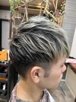 マコ(mako)&nbsp;ツーブロックマッシュショート