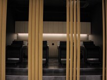 ピーディーフィノ PDfino 池袋の雰囲気(間接照明でゆったりできるシャンプー台☆【PD fino 池袋】)