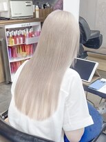 ミラ 新宿(MILA)&nbsp;ブリーチダブルカラー/ハイトーンストレートこなれミディ/新宿