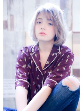 テイラー(Taylor) 【Taylor】大宮　ワンカールボブ×ホワイトベージュ