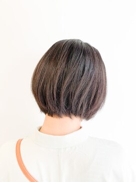 ユッカ エルア 武庫之荘南口(YUCCA elua) 【elua 角床】大人可愛いグラデーションボブ