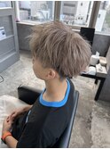ショート マッシュ ハイトーン ミルクティー ブリーチ