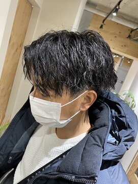 クオル 立川(QOL) 縦落ち 緩め ツイスパ 大人人気◎学生人気◎ ニュアンスパーマ