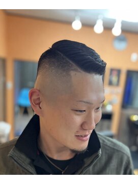 ピシャッとニ代目銀二郎 スキンフェードカット