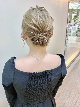 ディア(.eer) "* ボブアレンジ *" // 編み込み × シニヨン × アップスタイル