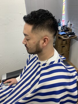 ティーズ アカサカ(T's AKASAKA) スキンフェード　フェード　フェードカット