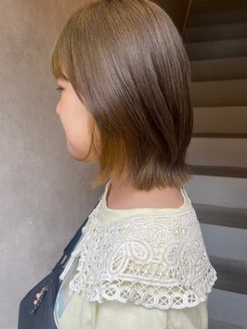 ルーム(.room.) インナーカラー×くびれボブ