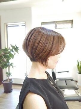 マツイ(Matsui) 色気感じるショートボブ