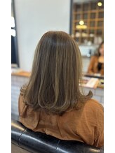 バズヘアガーデン(Bazz hair garden) ノンレイヤー×カーキ