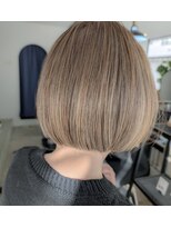 リミ(LIMI)&nbsp;ボブ　ハイトーン　白髪ぼかし