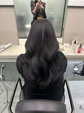 リリー(Lilley) 暗髪カラー×水素トリートメント×韓国巻き