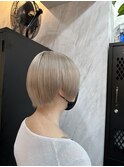 ホワイトベージュ/ハイブリーチ/ショート