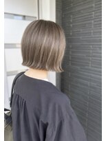 トゥエンティ(twenty)&nbsp;オリーブ過ぎないオリーブベージュ