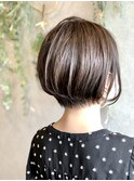 ホワイトアッシュ×ショートボブスタイル