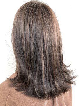 ヘアモード カクテル 切りっぱなしロブ×アッシュベージュ【JUN】