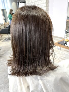 リーオオサカ(Lee Osaka) 白髪ぼかしハイライト/kana